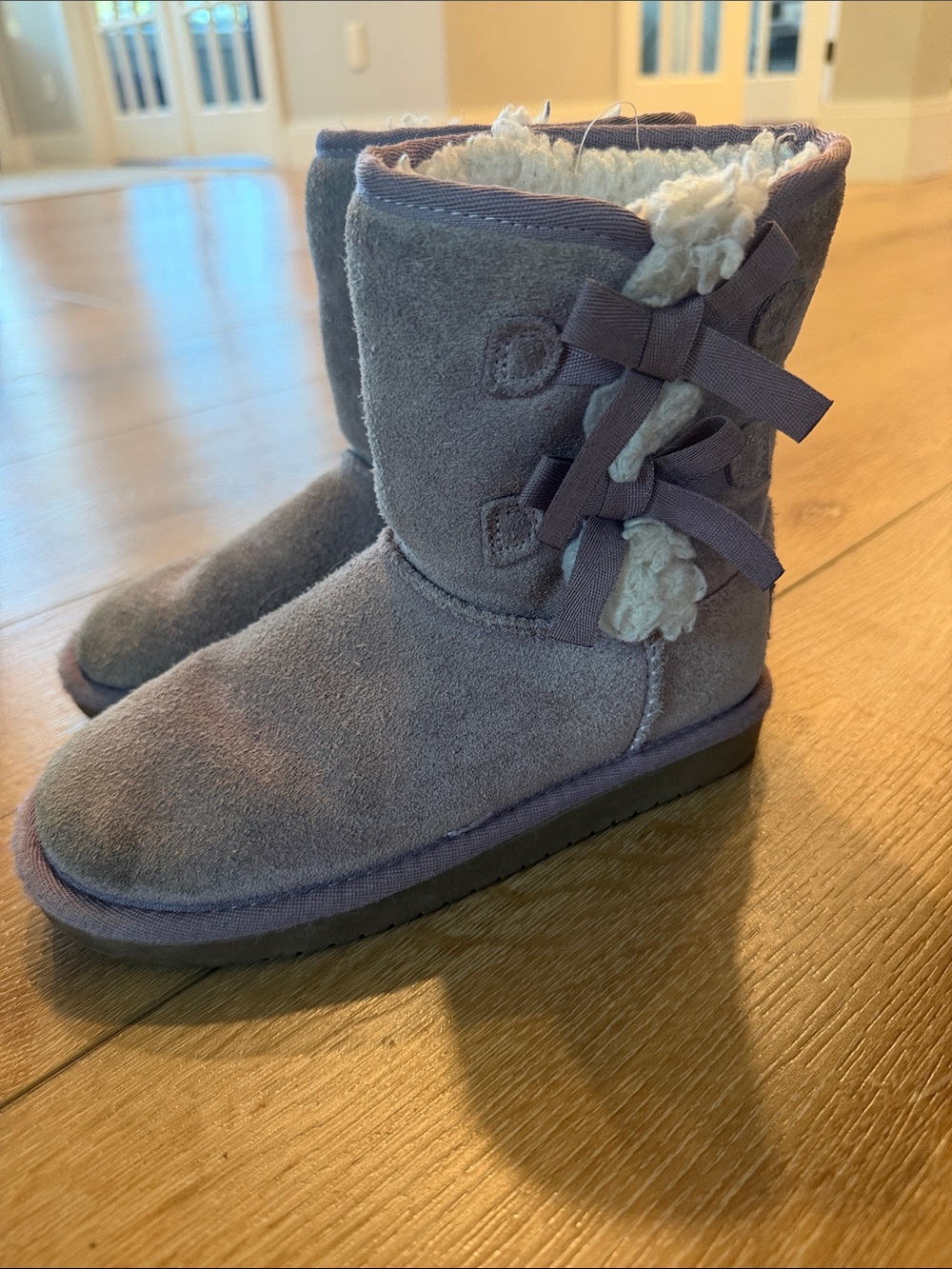 Koolaburra Purple Plush-Lined Suede Kids Boots with Side Bows